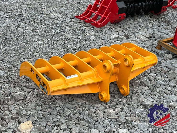 2026-caterpillar-305-image-3