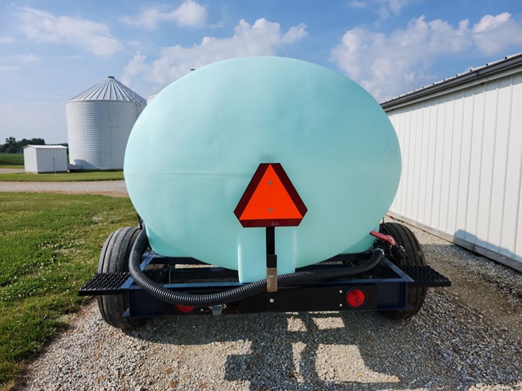 schaben-1300-gal.-tandem-nurse-trailer-image-8