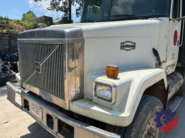 1999-volvo-truck-vnm84-tri-axle-dump-truck-image-17