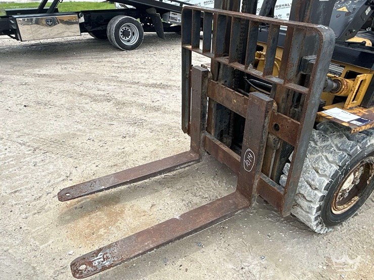 1992-caterpillar-vc110f-11,000lb-diesel-forklift-image-11