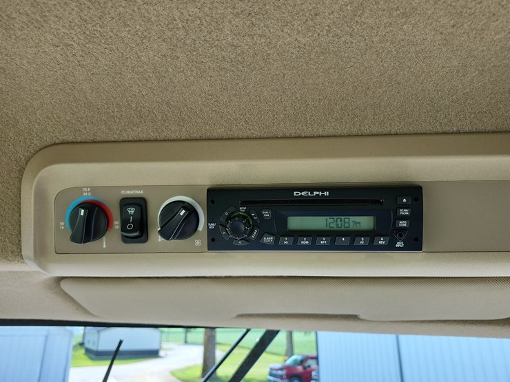 2010-john-deere-9670-sts-image-67