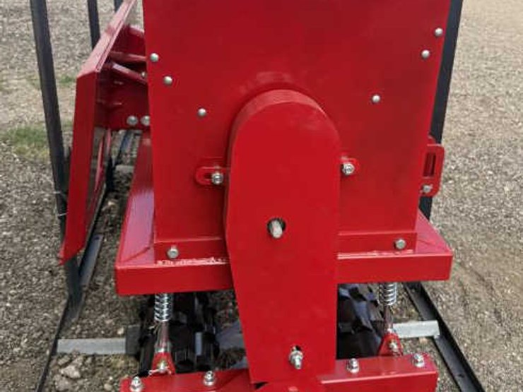 #8-•-seeder-to-fit-skid-steer-&-3-pt-quick-hitch-image-5
