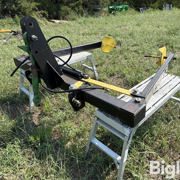Pierce AHBR1 3-Pt Hay Bale Unroller