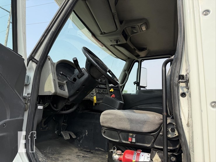 2009-international-transtar-8600-image-39