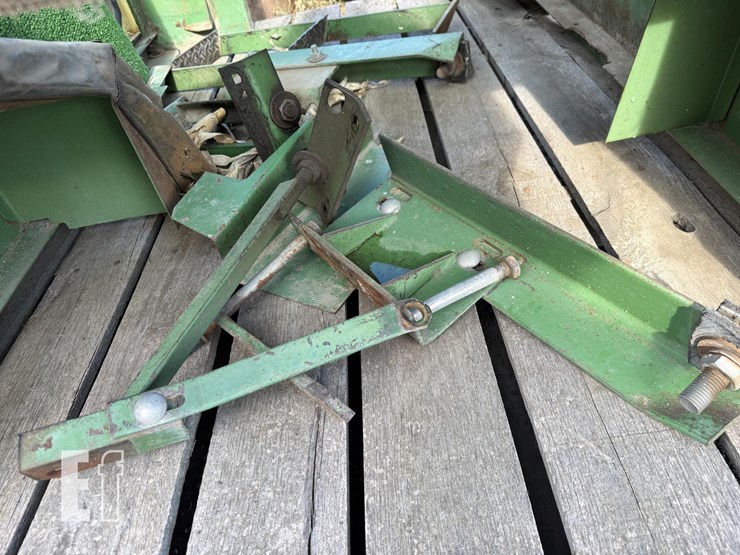 john-deere-3020-image-4