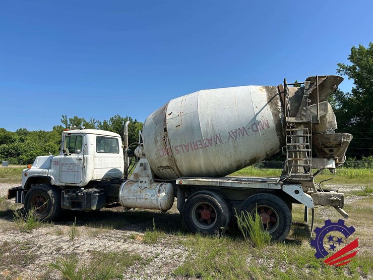 1998-mack-dm690s-image-2