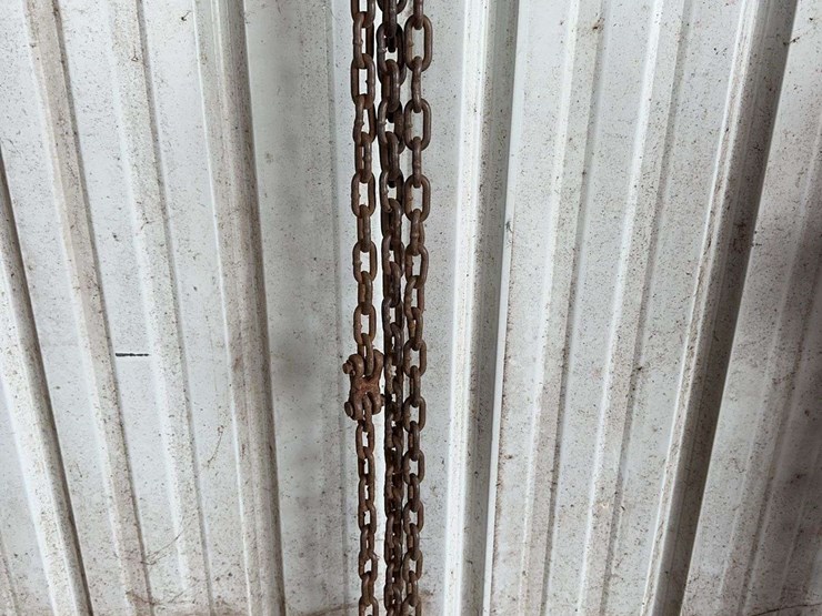 heavy-duty-forged-steel-utility-chain-with-hooks-image-1
