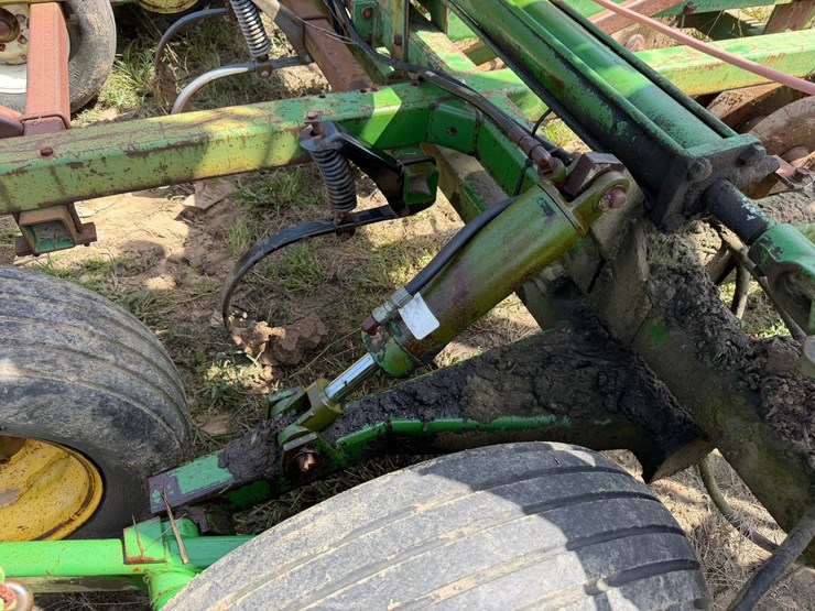 john-deere-724-image-8