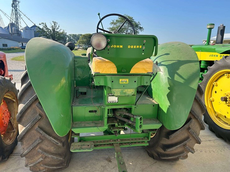 john-deere-830-image-3