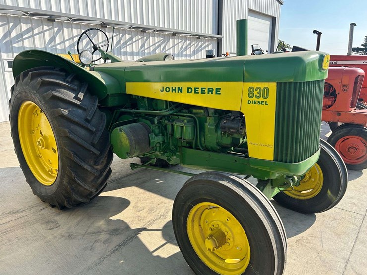 john-deere-830-image-5