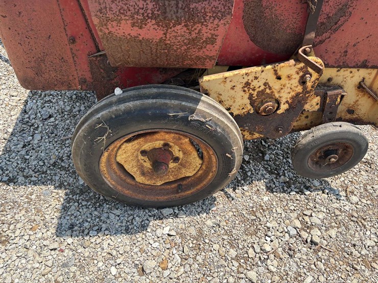 new-holland-268-image-14
