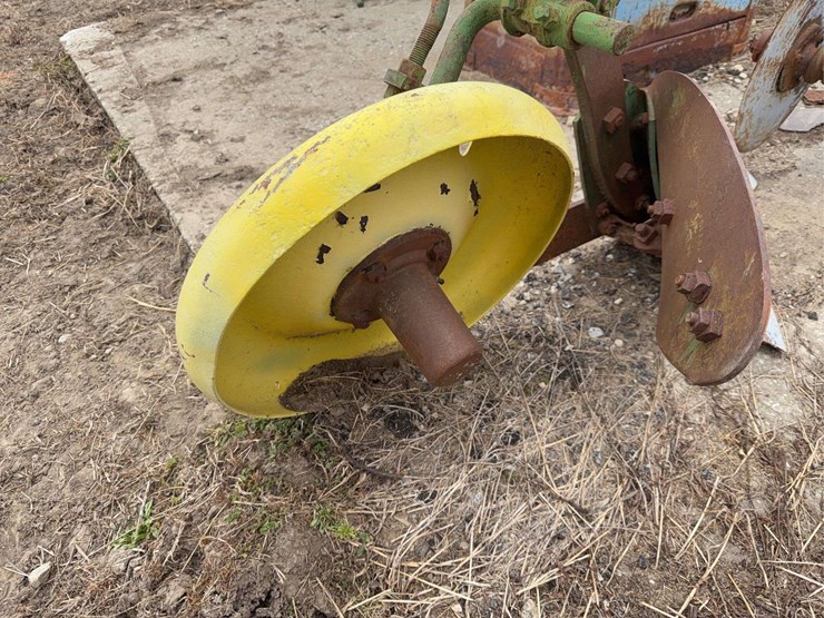 john-deere-two-bottom-plow-image-10