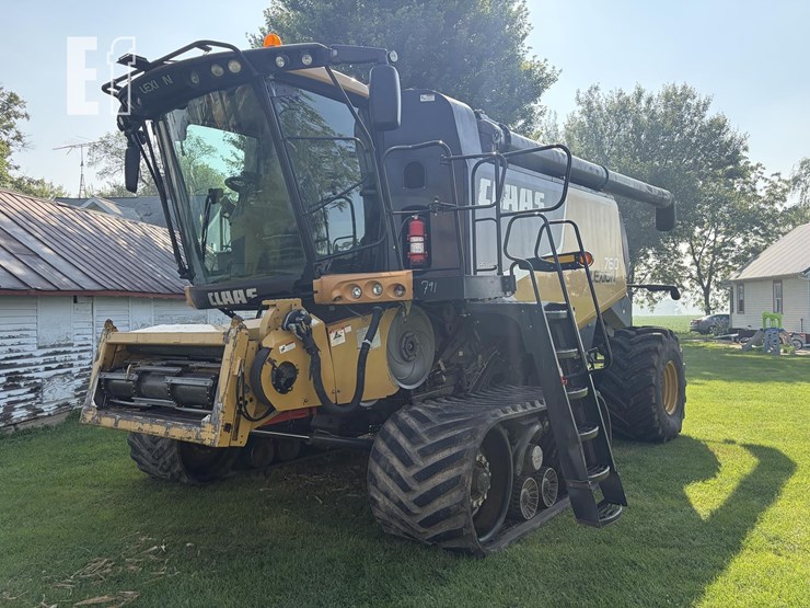 2011-claas-lexion-760-image-1