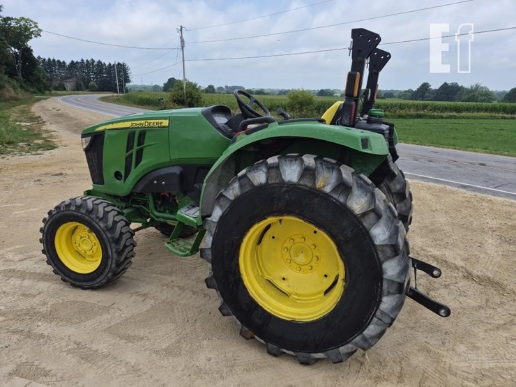 john-deere-4044m-image-2