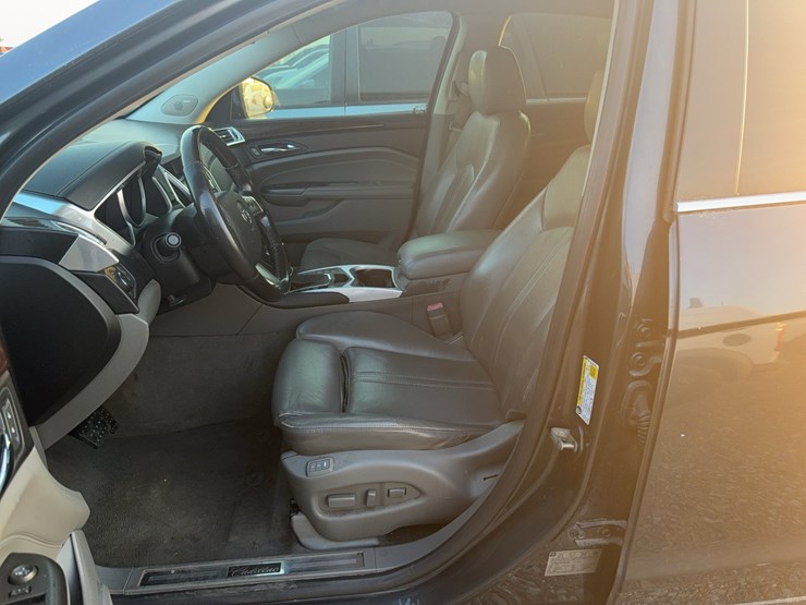 2012-cadillac-srx-image-27