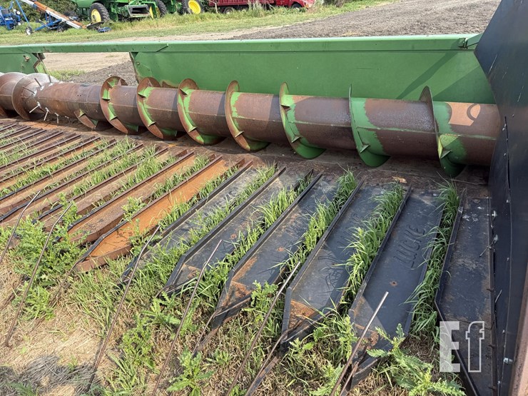 john-deere-230-image-4
