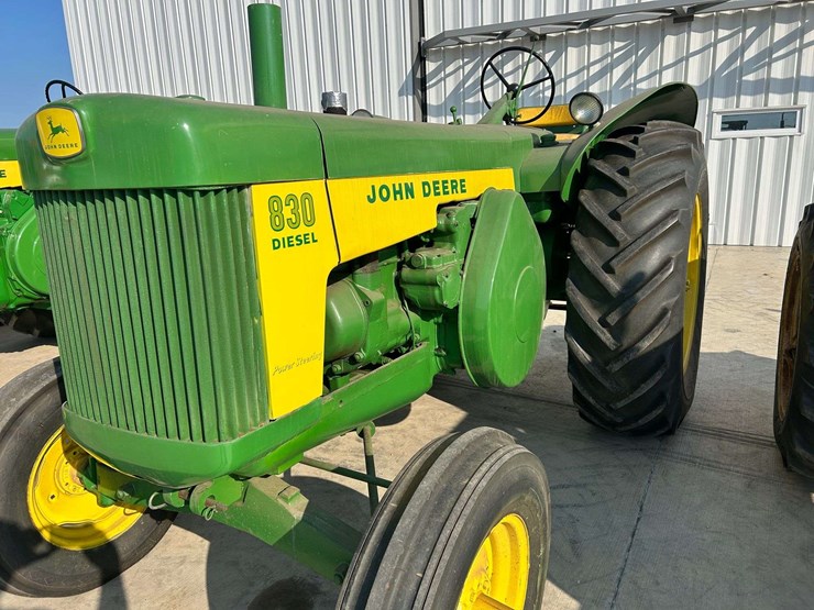 john-deere-830-image-8