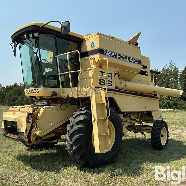 1997 NEW HOLLAND TR88
