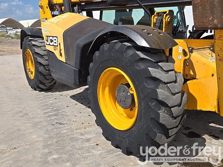 2017-jcb-510-56-image-12