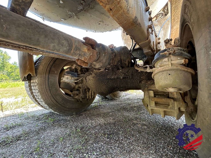 1992-mack-dm600gk-rear-discharge-concrete-mixer-truck-image-74
