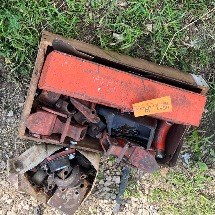 #9551 • Tractor Parts