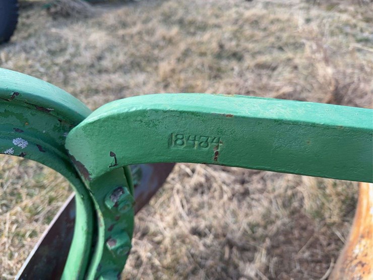john-deere-pull-type-two-bottom-plow-image-28