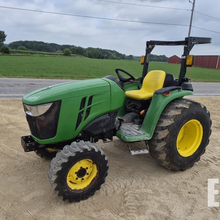JOHN DEERE 3032E