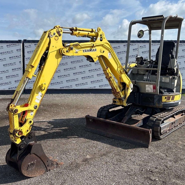 2012 YANMAR VIO27