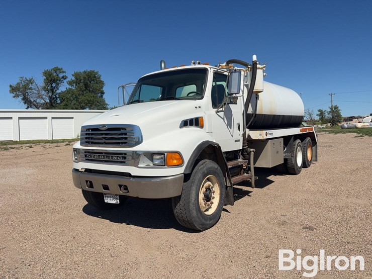 2003-sterling-m8500-image-1