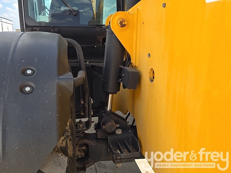 2017-jcb-510-56-image-28