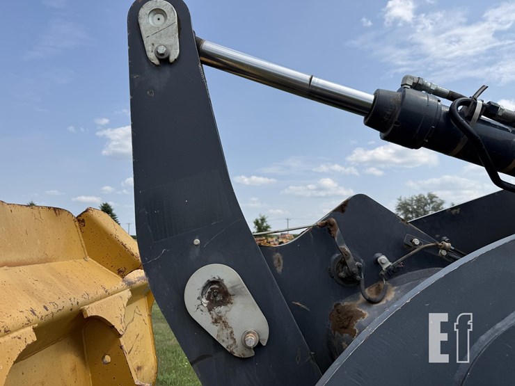 2019-deere-524l-image-17