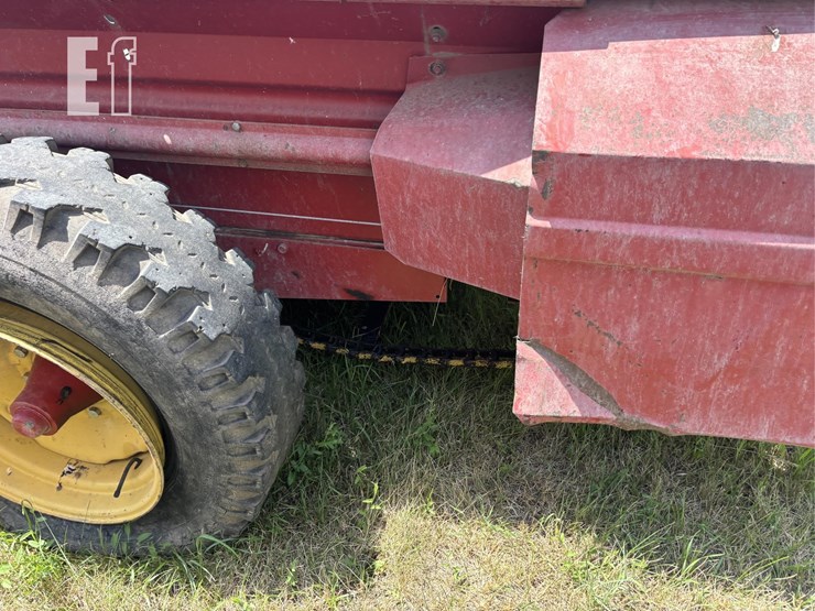 new-holland-680-image-7