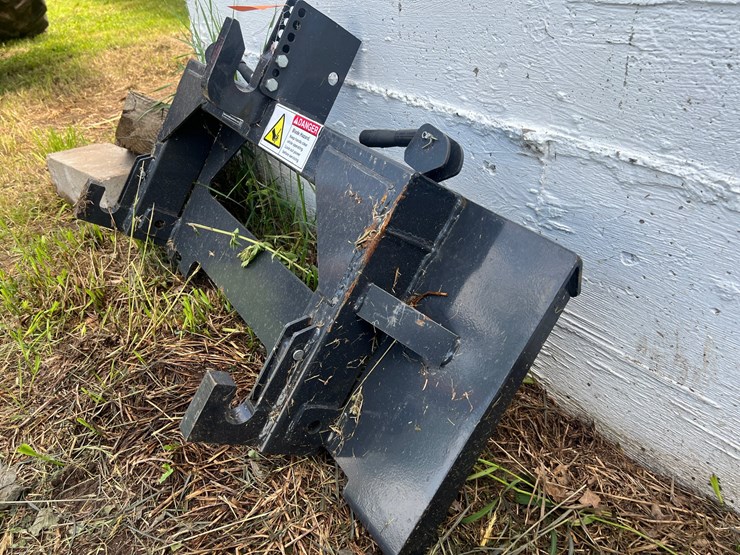 #9934-•-wolverine-quick-attach-skid-steer-plate-image-2