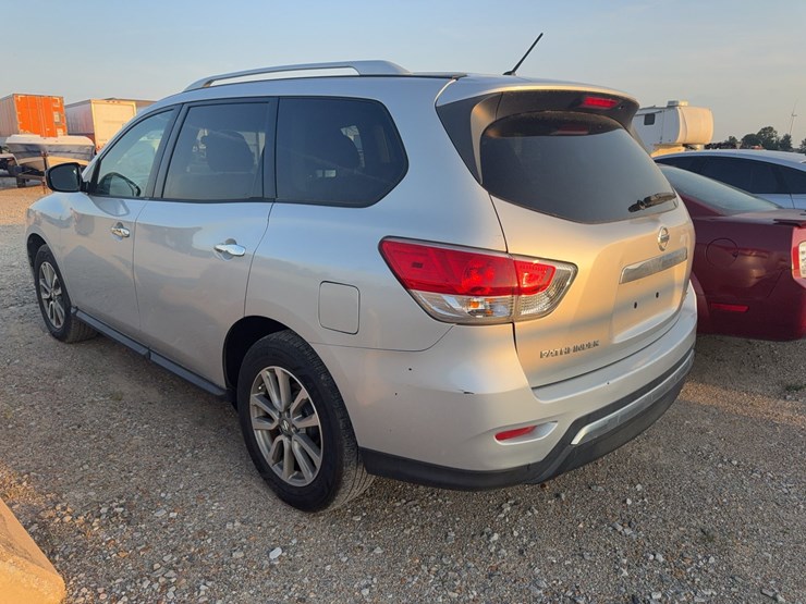 2016-nissan-pathfinder-image-11