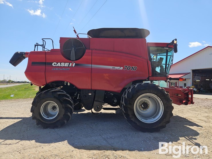 2007-case-ih-7010-image-4