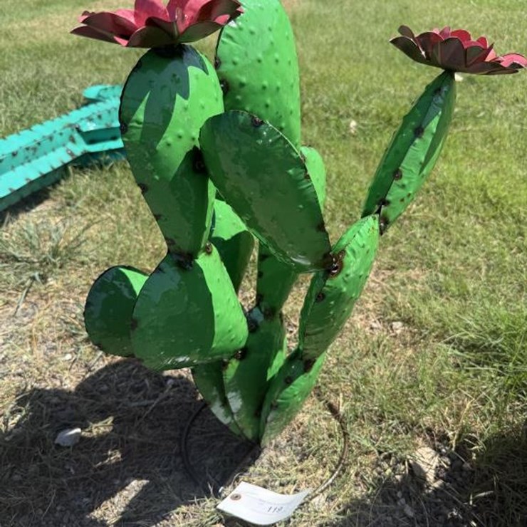 #119 • Metal Art - Medium Cactus w/ Pink Flower