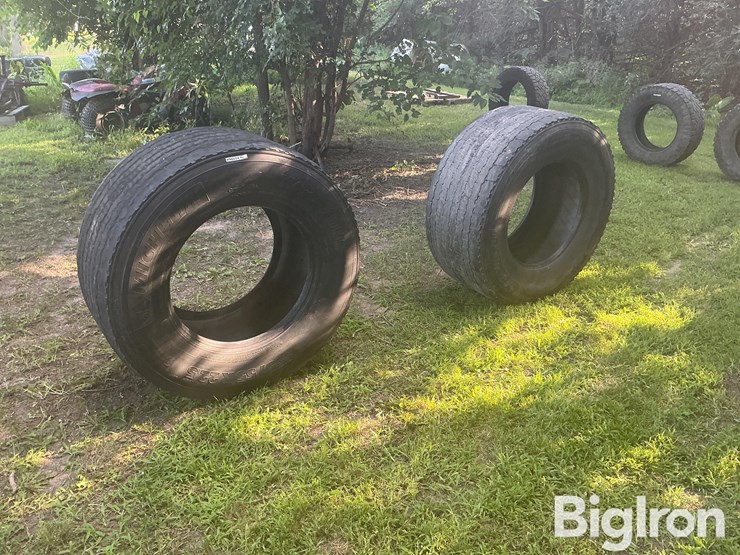 michelin-455/55r22.5-super-single-truck-tires-image-1
