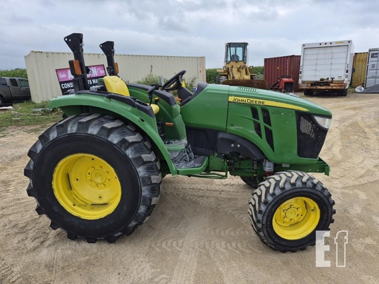 john-deere-4044m-image-7