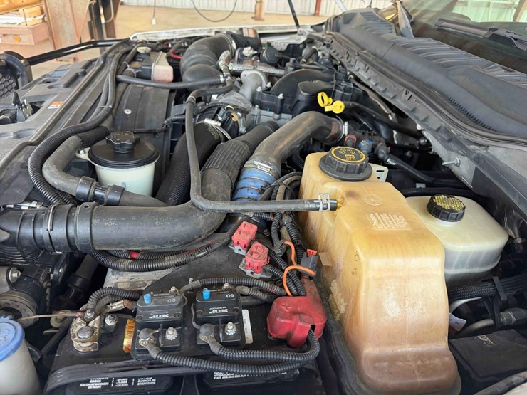 2017-ford-f550-super-duty-service-truck-image-11