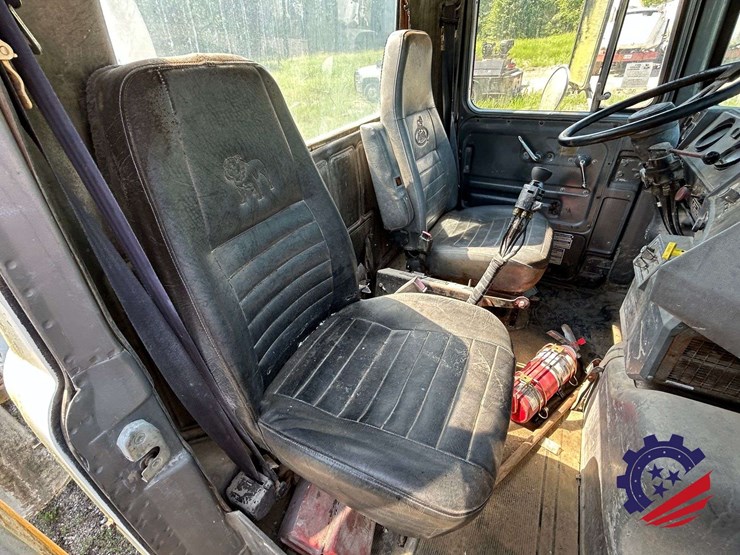 1998-mack-dm690s-image-67