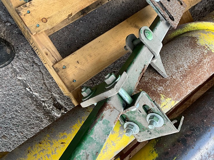 john-deere-608-image-11