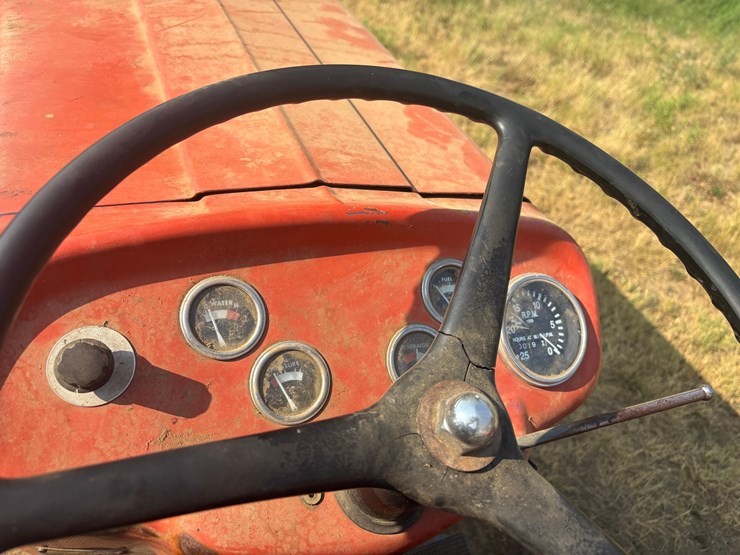 massey-ferguson-135-image-14