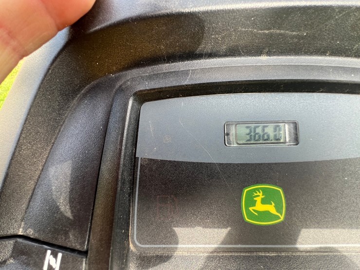 john-deere-x300-image-15