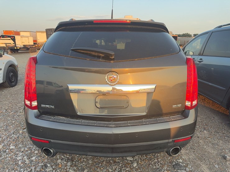 2012-cadillac-srx-image-8