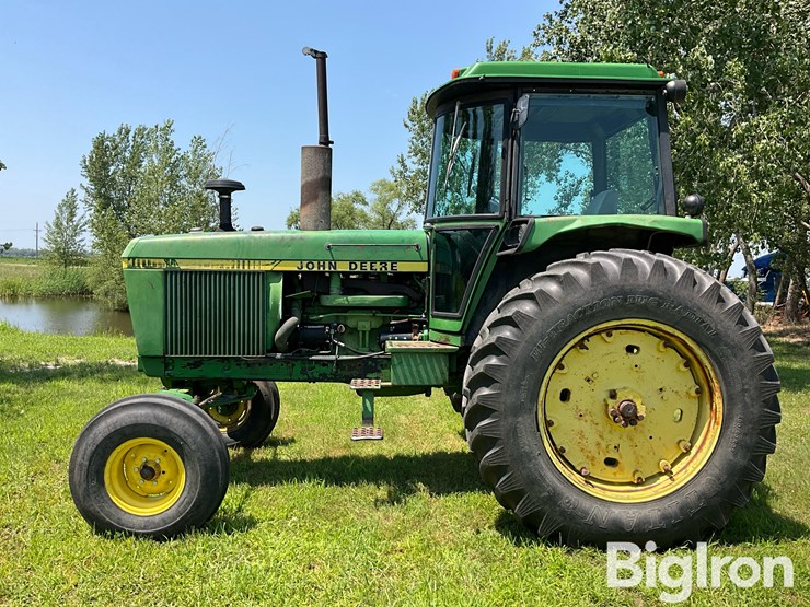 john-deere-4240-image-8