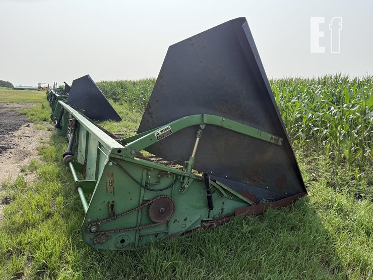 john-deere-230-image-7