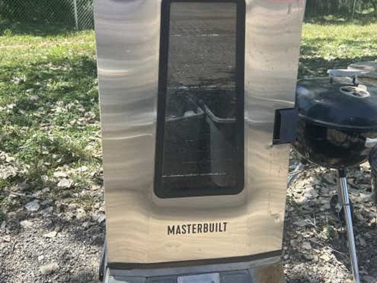 #79-•-(2)-weber-charcoal-grill-&-(1)-master-built-smoker-image-3
