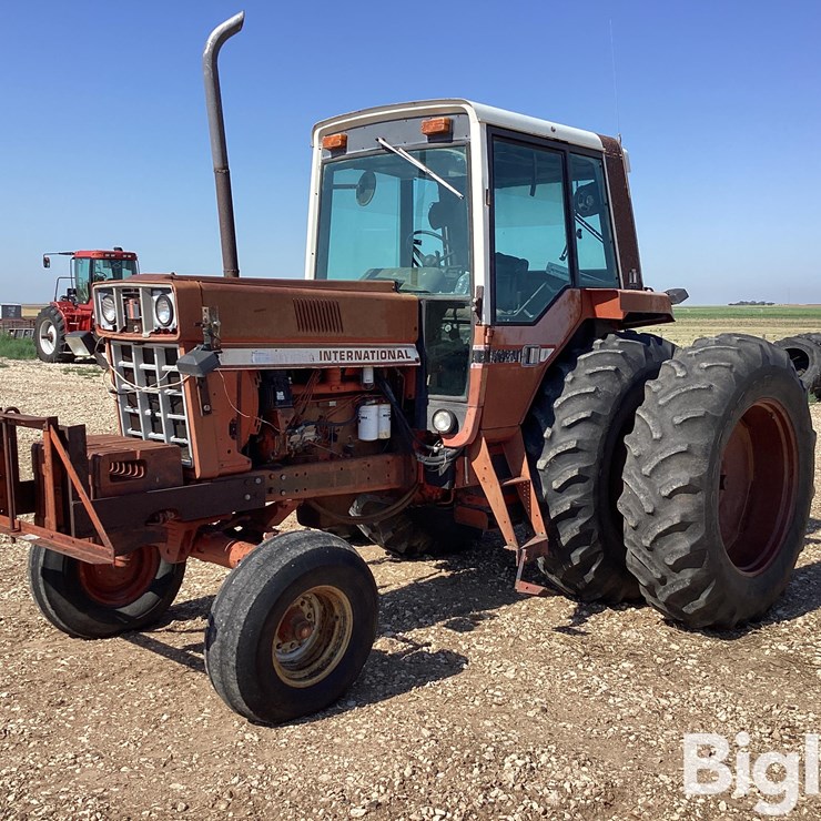 1977 INTERNATIONAL 1086