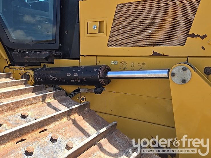 2018-caterpillar-d6n-lgp-image-27