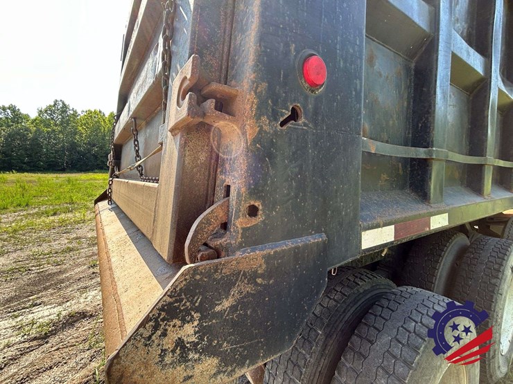 2008-international-5600-paystar-tri-axle-dump-truck-image-37